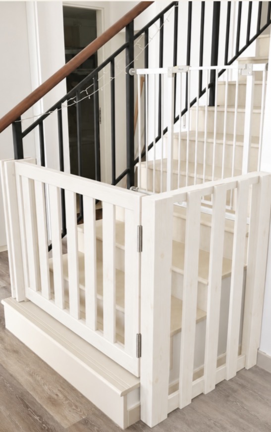 The Kensington L-Shaped Gate in a solid white painted finish